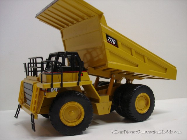 CAT 777D